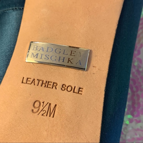 Badgley Mischka Frank Peep Toe Pump in Teal Satin with Rosette Size 9.5M - Picture 12 of 15